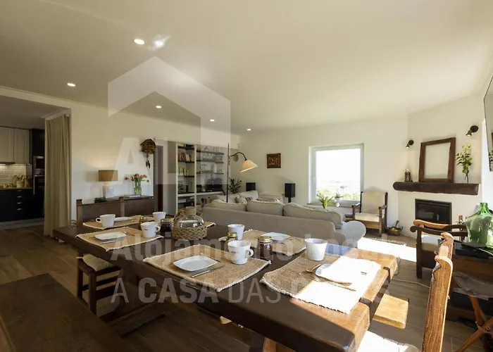 Hilltop Blue Village By Acasadascasas * Santo Isidoro